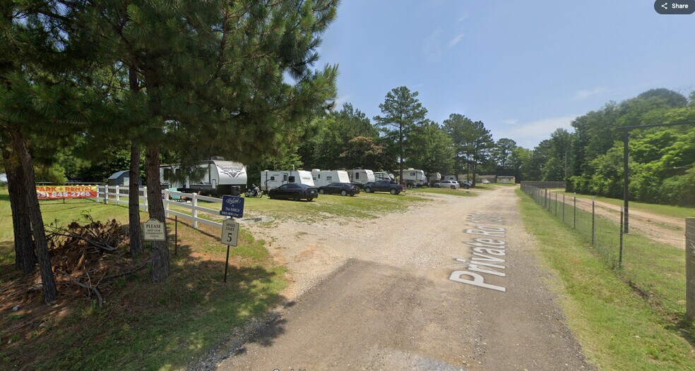 115 Private Road 1301, Gladewater, TX à vendre - Photo de l’immeuble – Image 2 sur 9