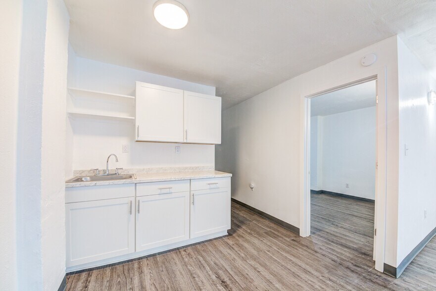 600-604 E Warrington Ave, Pittsburgh, PA à louer - Photo de l’immeuble – Image 3 sur 7