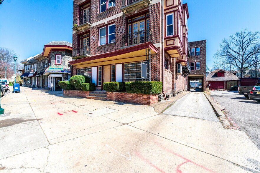 2115 N 63rd St, Philadelphia, PA à vendre - Photo de l’immeuble – Image 2 sur 43