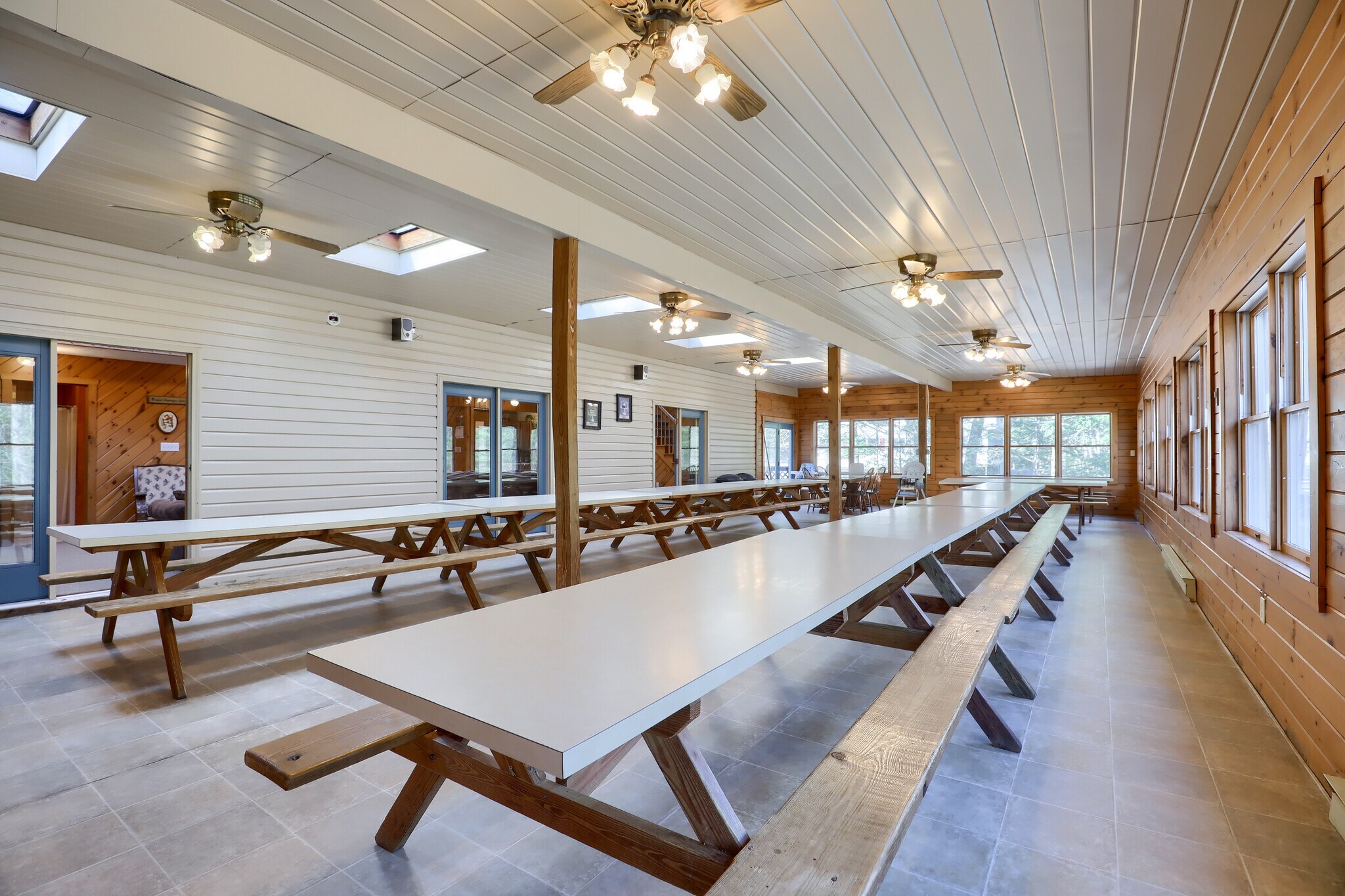 160-166 Mossy Oak Ln, Mifflinburg, PA à vendre Photo intérieure– Image 1 sur 22