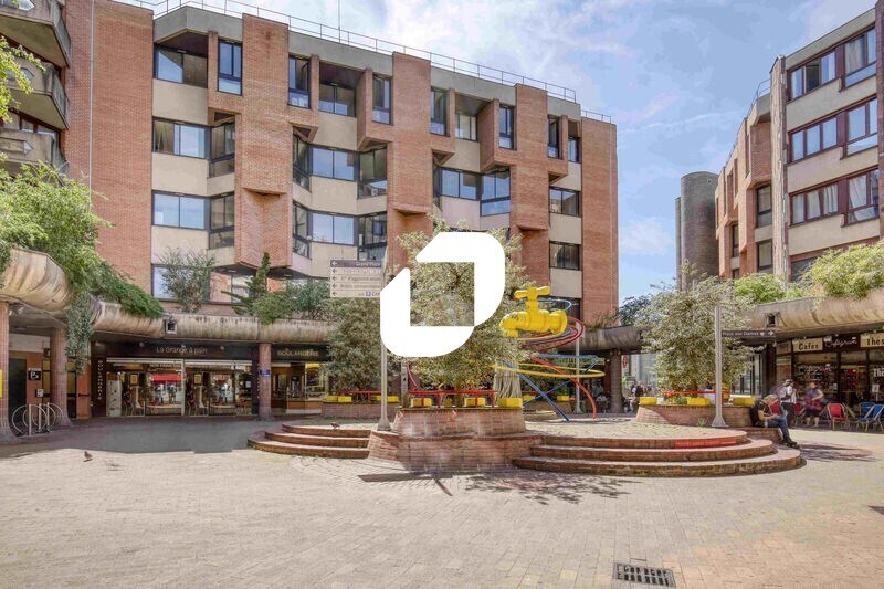 8 Place De La Fontaine, Cergy à vendre Photo de l’immeuble– Image 1 sur 19