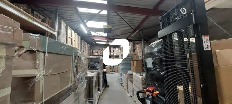 Local d’activités dans Saint-Denis à louer - Photo intérieure – Image 1 sur 4