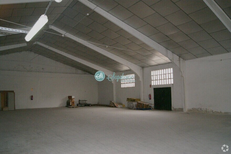 Industriel/Logistique dans Segovia, Segovia à vendre - Photo de l’immeuble – Image 3 sur 10