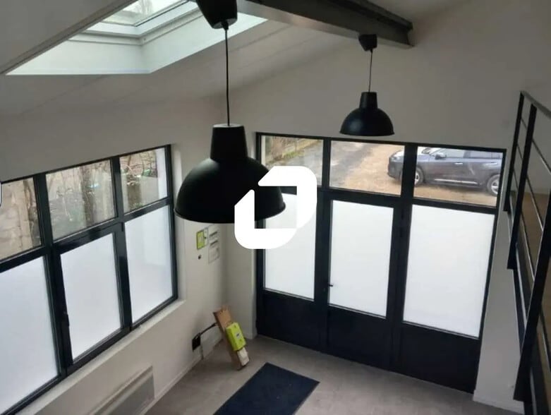 Bureau dans Villejuif à louer - Photo intérieure – Image 2 sur 6