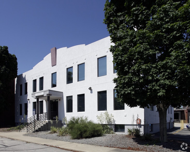 1471 & 1485 Elmwood Avenue portefeuille de 2 biens à vendre sur LoopNet.fr - Photo principale – Image 2 sur 16