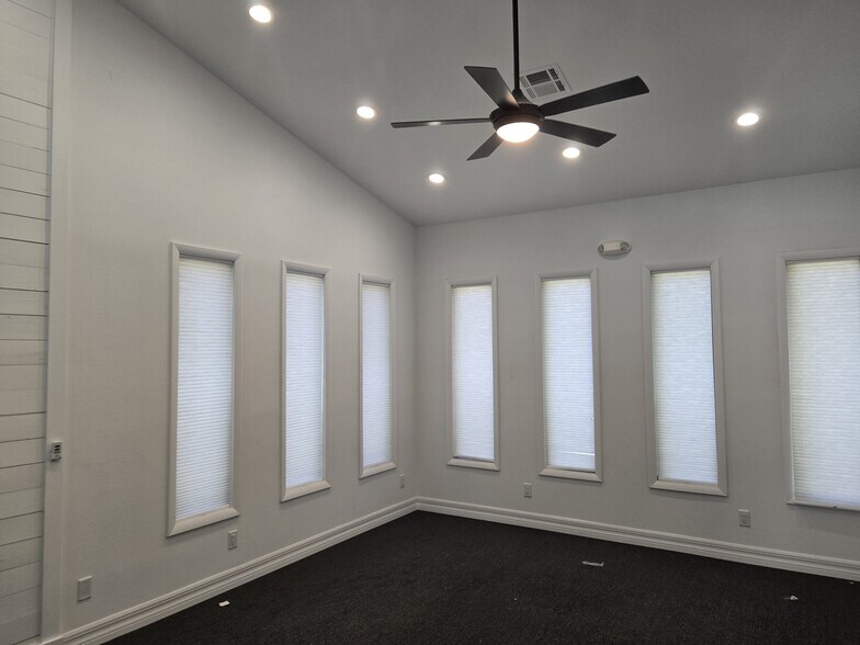 1201 Hamlet Ave, Clearwater, FL à vendre - Photo intérieure – Image 3 sur 19