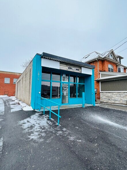 2016 Victoria Ave, Burlington, ON à louer - Photo de l’immeuble – Image 1 sur 9