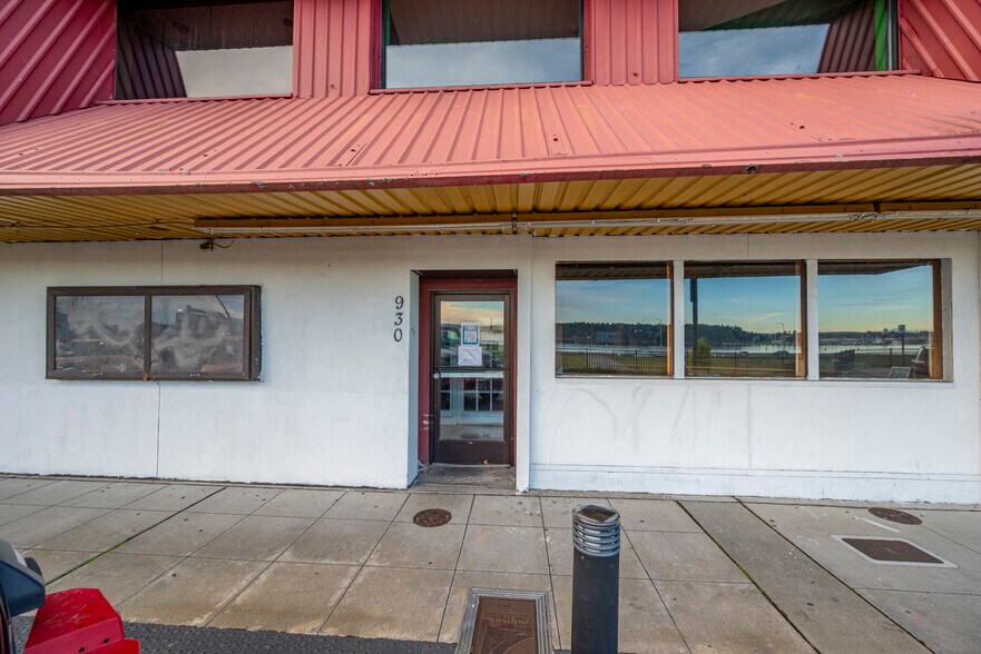 930 SE Pioneer Way, Oak Harbor, WA à vendre - Photo de l’immeuble – Image 3 sur 37