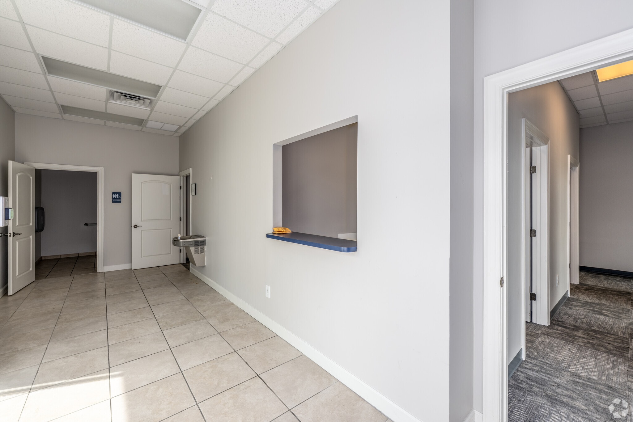 401 W International Speedway Blvd, Daytona Beach, FL à louer Hall d’entrée– Image 1 sur 10