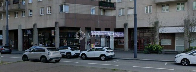 Plus de détails pour 29 Bis Avenue Du Centre, Montigny-le-Bretonneux - Local commercial à louer