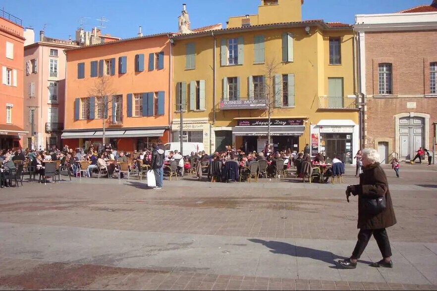 Local commercial dans Perpignan à louer - Photo de l’immeuble – Image 2 sur 4