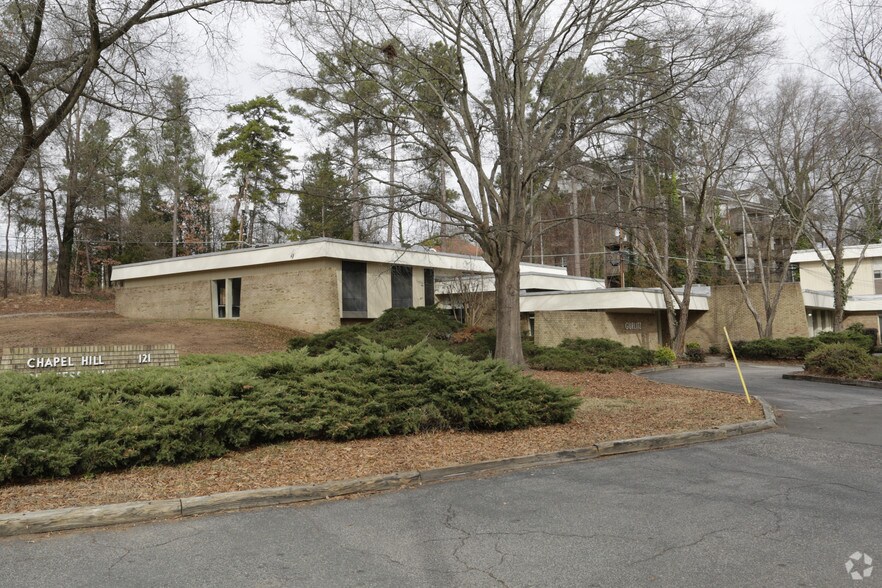 121 S Estes Dr, Chapel Hill, NC à louer - Photo de l’immeuble – Image 2 sur 17