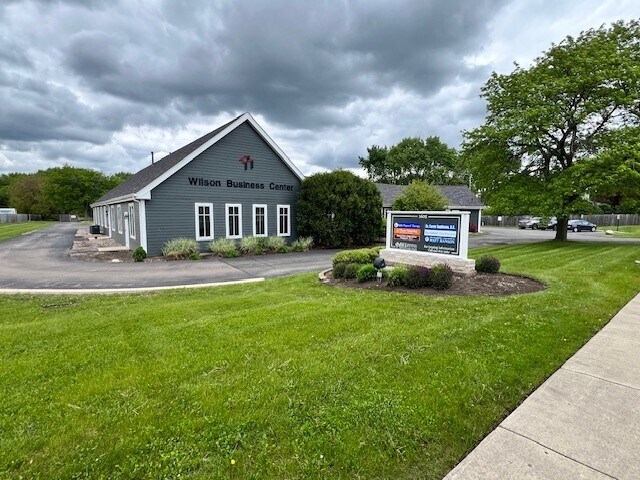 1605 W Wilson St, Batavia, IL à louer - Photo de l’immeuble – Image 2 sur 24