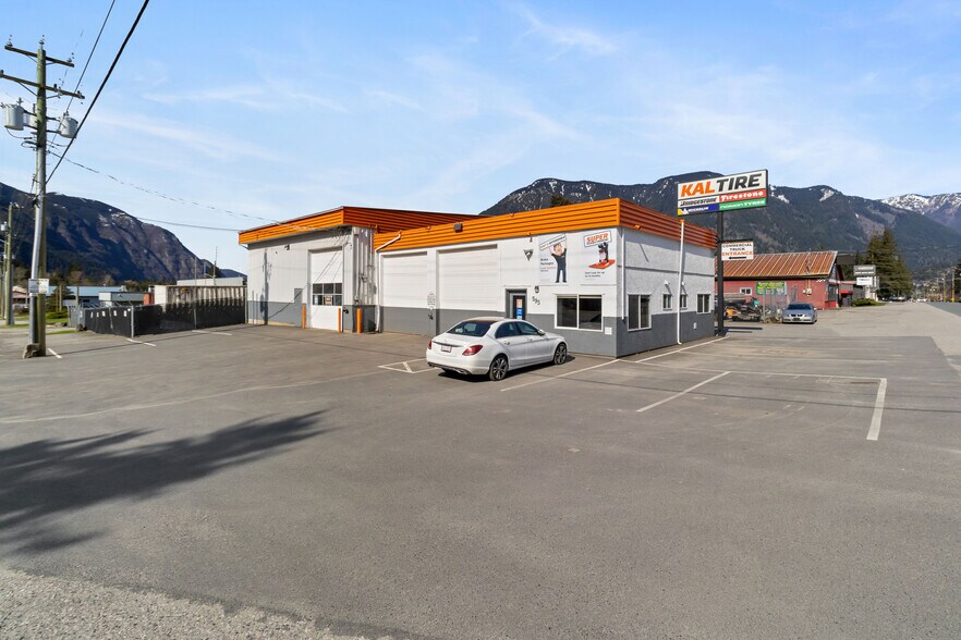595 Raab St, Hope, BC à vendre - Photo de l’immeuble – Image 2 sur 3