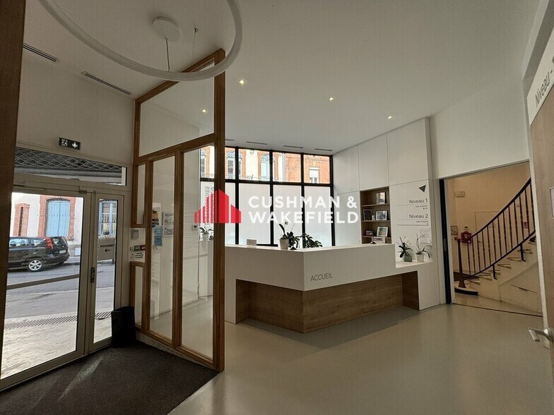 Bureau dans Toulouse à vendre - Hall d’entrée – Image 3 sur 12