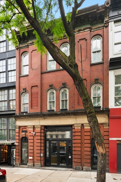 109 W 17th St, New York, NY à louer - Photo de l’immeuble – Image 1 sur 20