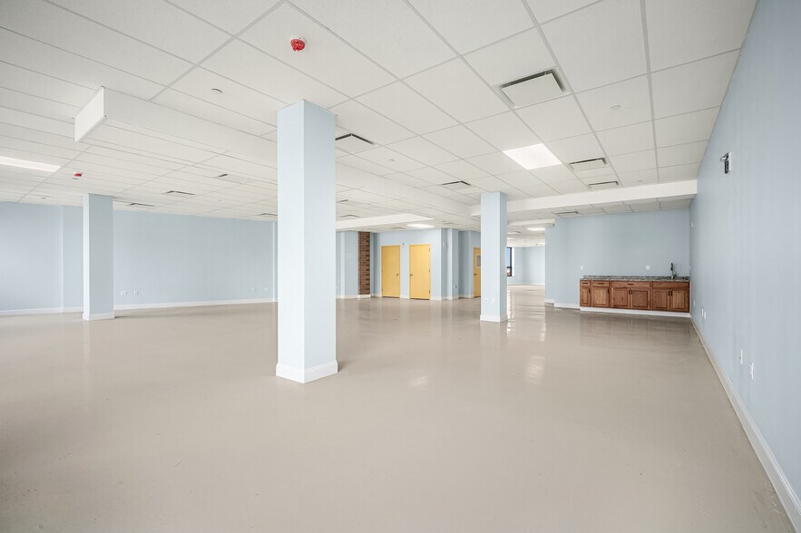 14 Olive St, Brooklyn, NY à louer - Photo intérieure – Image 2 sur 9