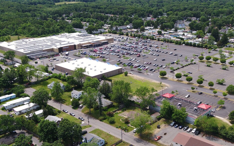 1057 Boston Rd, Springfield, MA à louer - Photo de l’immeuble – Image 3 sur 4