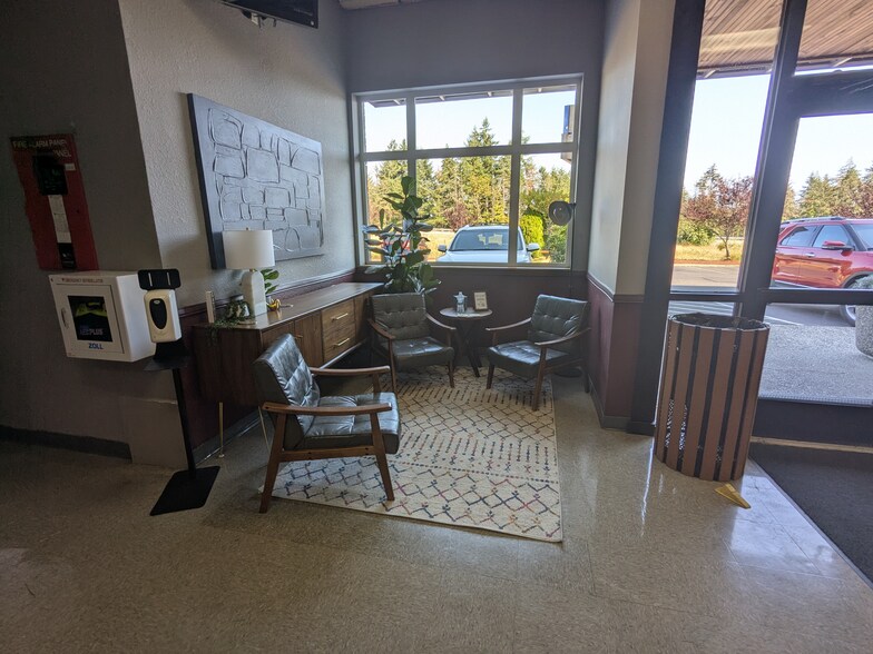 5610 Kitsap Way, Bremerton, WA à louer - Photo de l’immeuble – Image 3 sur 11