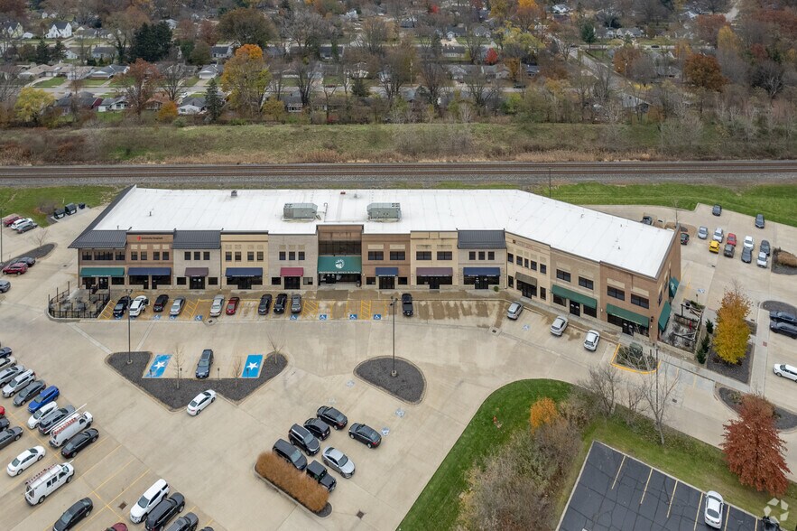 599 W Bagley Rd, Berea, OH à louer - Aérien – Image 2 sur 8