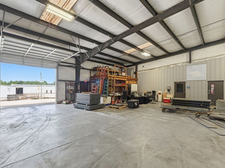112 Corporate Park East Dr, Lagrange, GA à louer - Photo de l’immeuble – Image 2 sur 20
