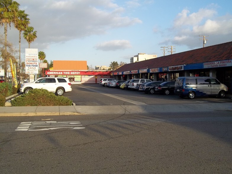 870-888 W Lincoln Ave, Anaheim, CA à louer - Photo principale – Image 2 sur 4
