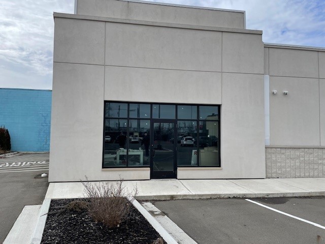 29721 Michigan, Inkster, MI à louer - Photo de l’immeuble – Image 2 sur 15