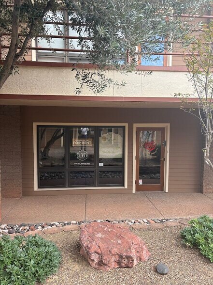2155 W State Route 89A, Sedona, AZ à louer - Photo de l’immeuble – Image 3 sur 21