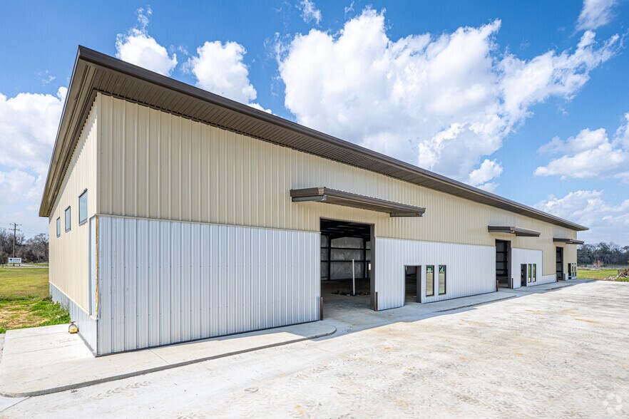 34532 E Highway 30, Geismar, LA à louer - Photo de l’immeuble – Image 2 sur 7
