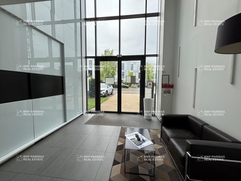 4 Rue Des Peupliers, Lesquin à louer - Hall d’entrée – Image 3 sur 12