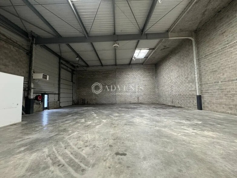 Local d’activités dans Goussainville à louer - Photo intérieure – Image 3 sur 11