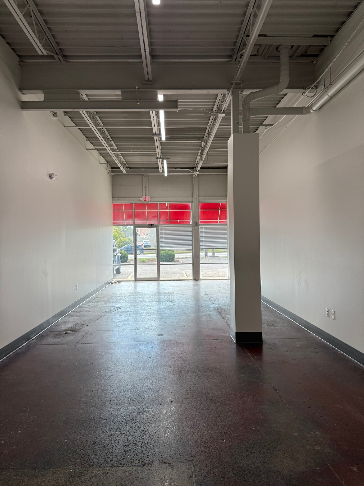 7741-7749 Mentor Ave, Mentor, OH à louer Photo intérieure– Image 1 sur 4