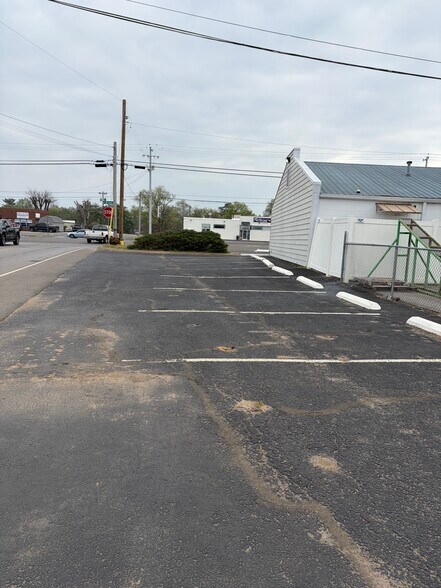 1161 NW Broad St, Murfreesboro, TN à louer - Photo de l’immeuble – Image 3 sur 16
