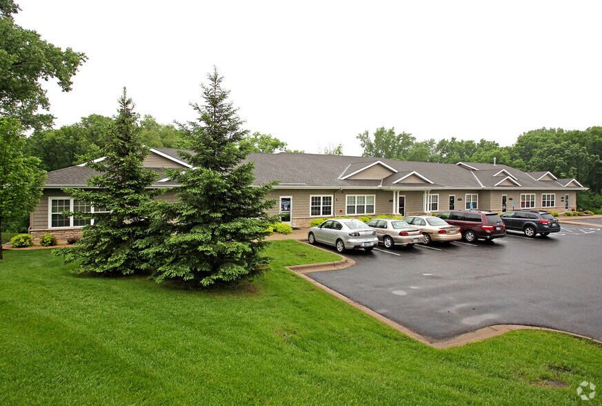 3820 N Cleveland Ave N, Arden Hills, MN à vendre - Photo de l’immeuble – Image 3 sur 14