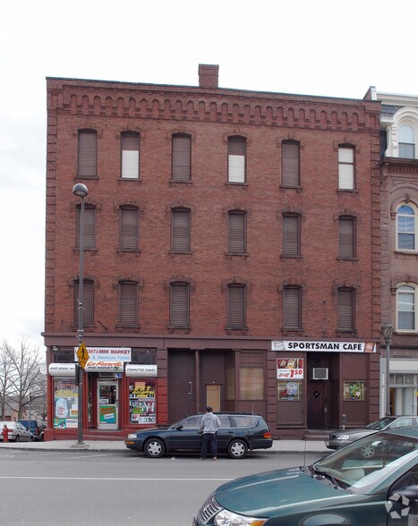 156-162 High St, Holyoke, MA à vendre - Photo de l’immeuble – Image 3 sur 7