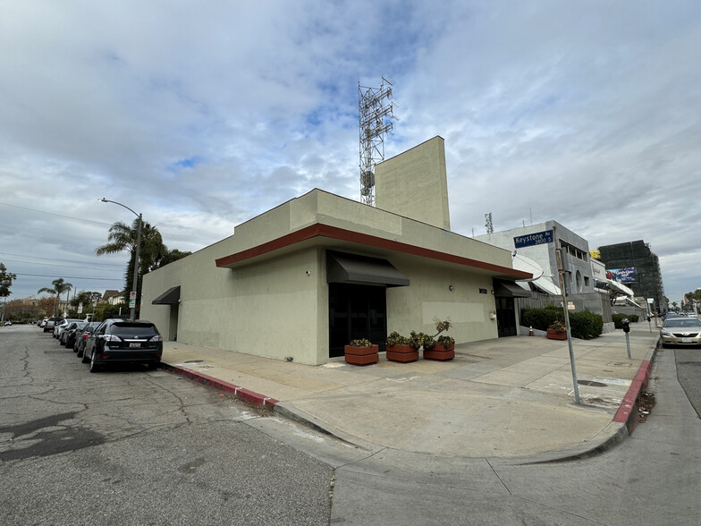 10533 Washington Blvd, Culver City, CA à louer - Photo de l’immeuble – Image 1 sur 5