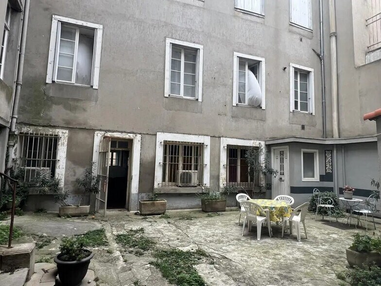 Local d'activités dans Carcassonne à vendre - Photo de l’immeuble – Image 3 sur 16