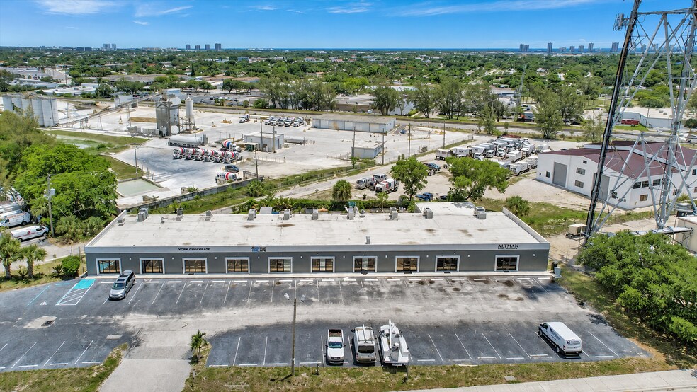 1125 Old Dixie Hwy, Lake Park, FL à louer - Photo de l’immeuble – Image 2 sur 2