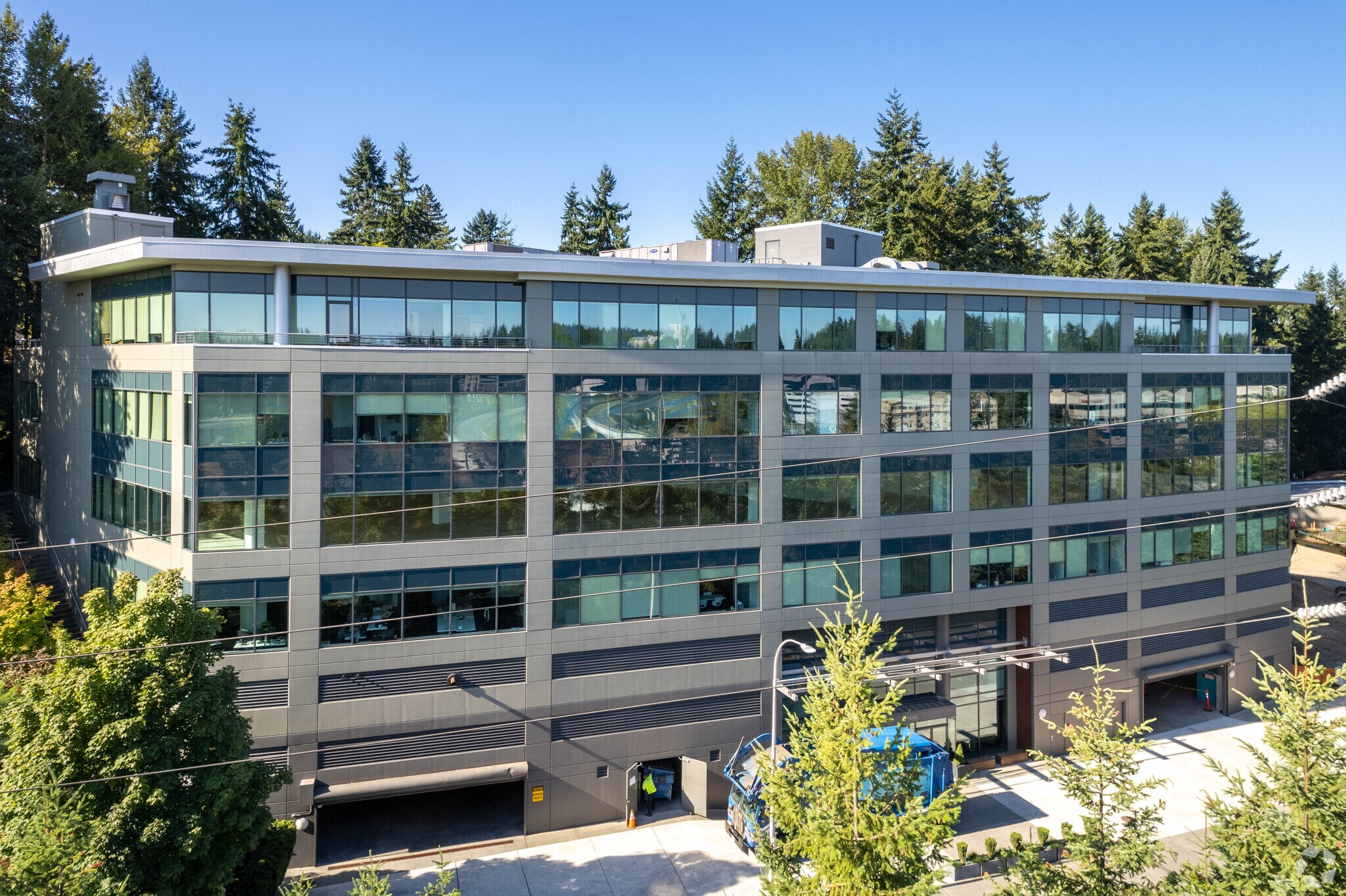 14725 SE 36th St, Bellevue, WA à louer Photo principale– Image 1 sur 8