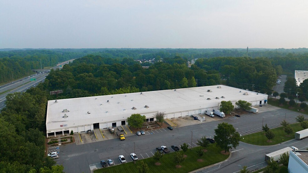 2700 N Hutchison-McDonald, Charlotte, NC à louer - Photo de l’immeuble – Image 1 sur 17