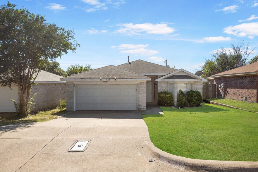10333 Pleasant Mound Dr, Fort Worth, TX à vendre - Photo de l’immeuble – Image 2 sur 3