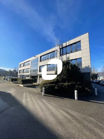 Bureau dans Meylan à louer - Photo de l’immeuble – Image 2 sur 10