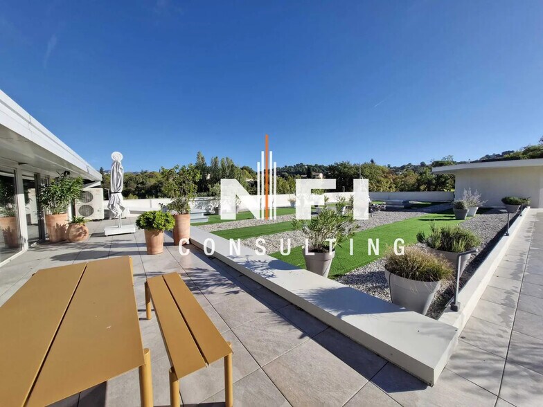 Bureau dans Cagnes-sur-Mer à louer - Photo de l’immeuble – Image 1 sur 21