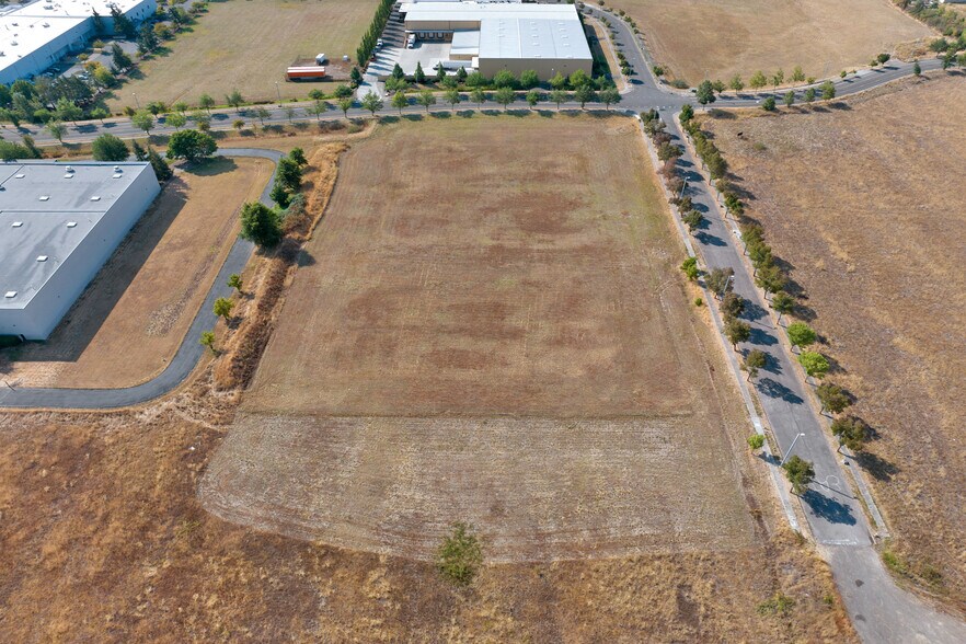 Ed Cone & Owen Loop N Blvd, Eugene, OR à vendre - Photo de l’immeuble – Image 3 sur 5
