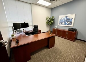 23351-23361 Madero, Mission Viejo, CA à louer Photo intérieure– Image 2 sur 6