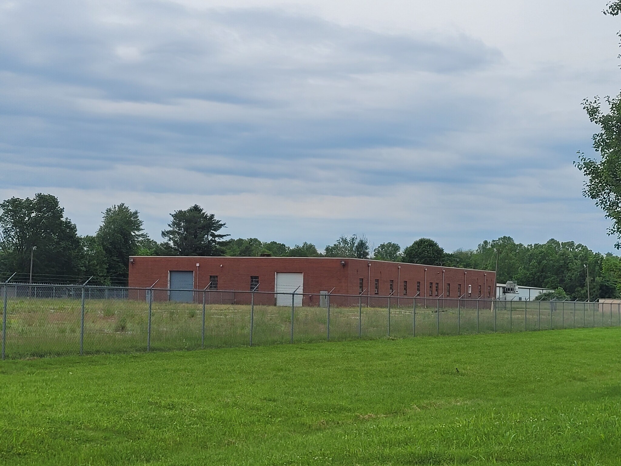 729 Fairground Rd, Point Pleasant, WV à vendre Photo principale– Image 1 sur 3