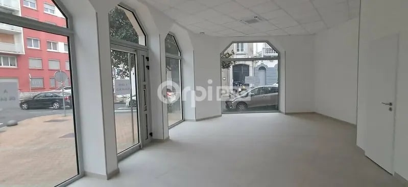 Local commercial dans Tarbes à louer - Photo de l’immeuble – Image 2 sur 8