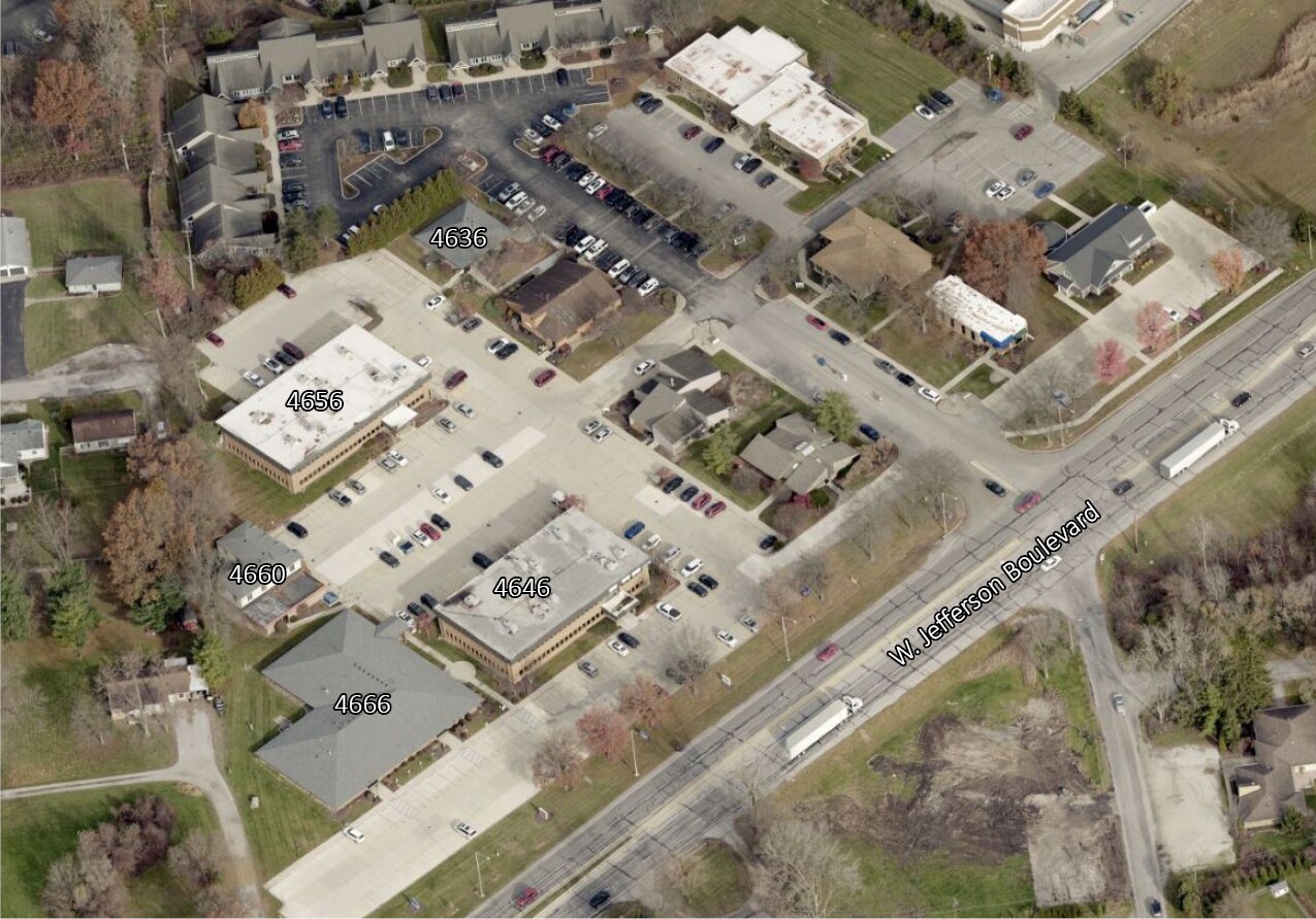 4656 W Jefferson Blvd, Fort Wayne, IN à louer Photo principale– Image 1 sur 29