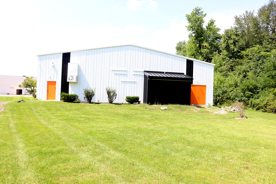 1127 Front Ave SW, New Philadelphia, OH à louer - Photo de l’immeuble – Image 2 sur 7