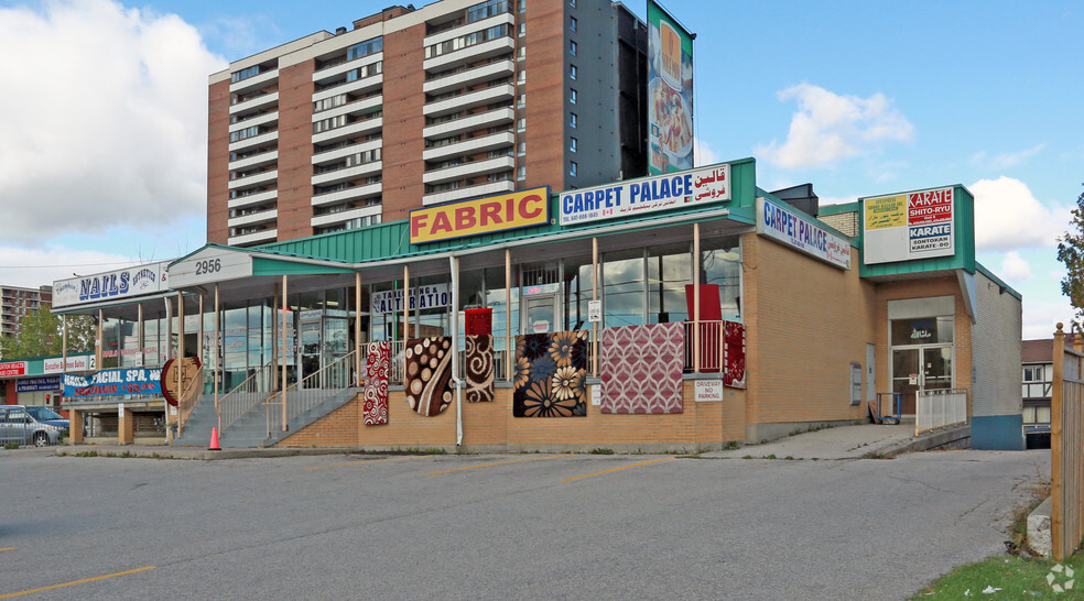 2956 Eglinton Ave E, Toronto, ON à louer - Photo de l’immeuble – Image 1 sur 4